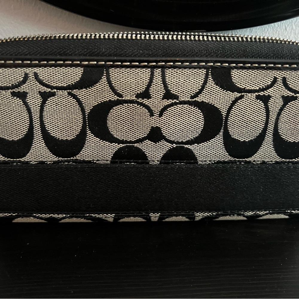 Wallets - Picture 5 of 11